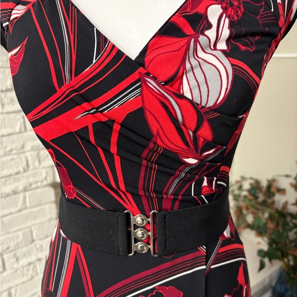 Showstopper Le Chateau Black and Red Patterned Floral Midi Dress Size XXS - Picture 2 of 8